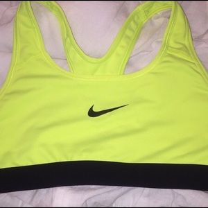 NIKE SPORTS BRA!